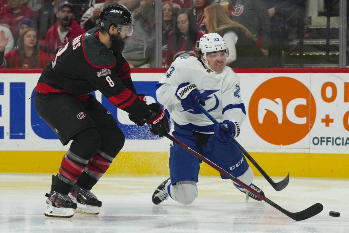 Tampa Bay Lightning at Carolina Hurricanes odds, picks and predictions