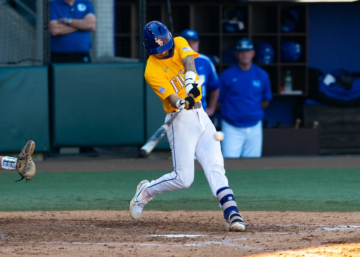 LSU overcomes slow start to breeze past New Orleans in midweek blowout