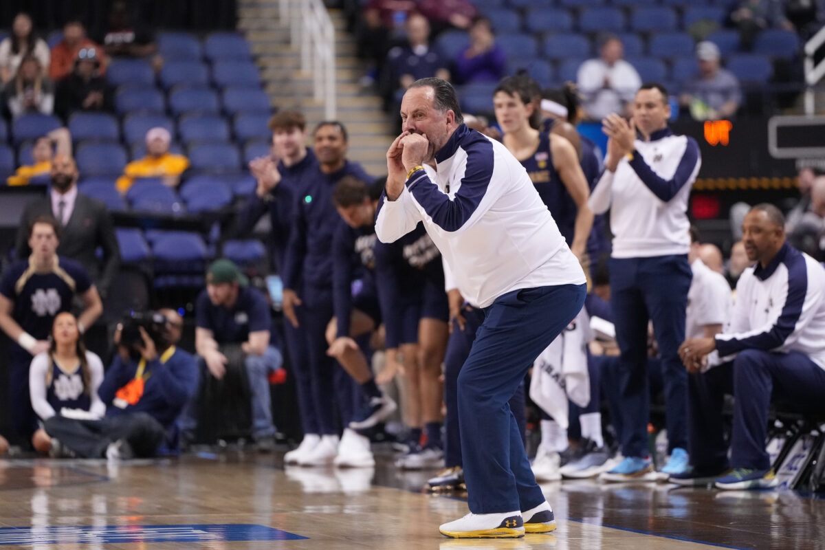 Twitter pays tribute to Mike Brey after final game as Notre Dame coach