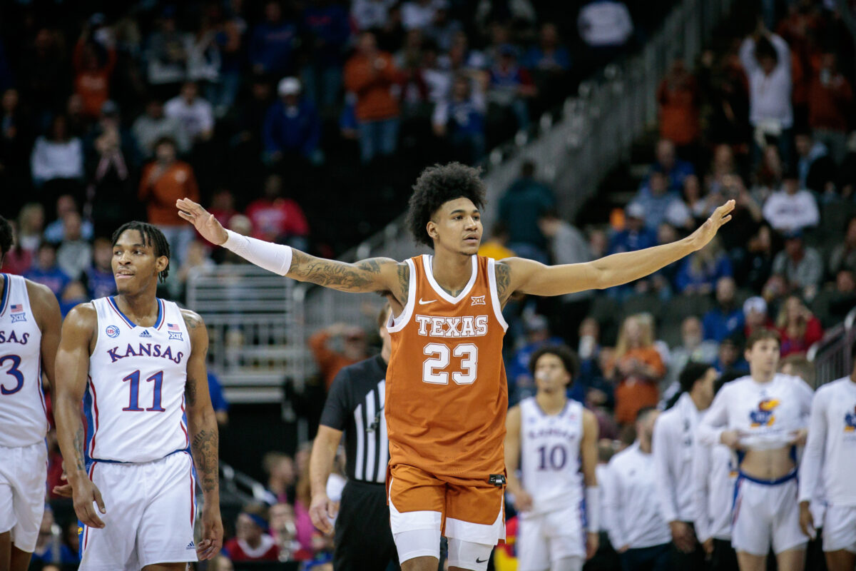 LOOK: Texas men’s basketball team takes off for the NCAA Tournament
