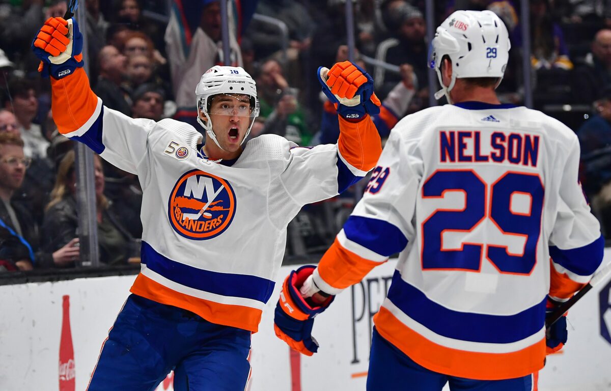 New York Islanders at Anaheim Ducks odds, picks and predictions