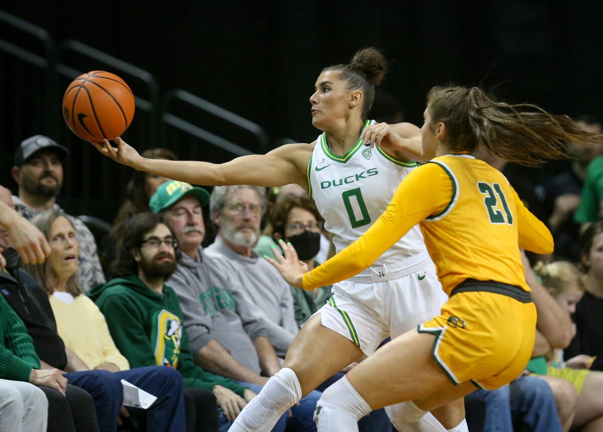 WBB recap: Ducks cruise past Bison in first round of the WNIT