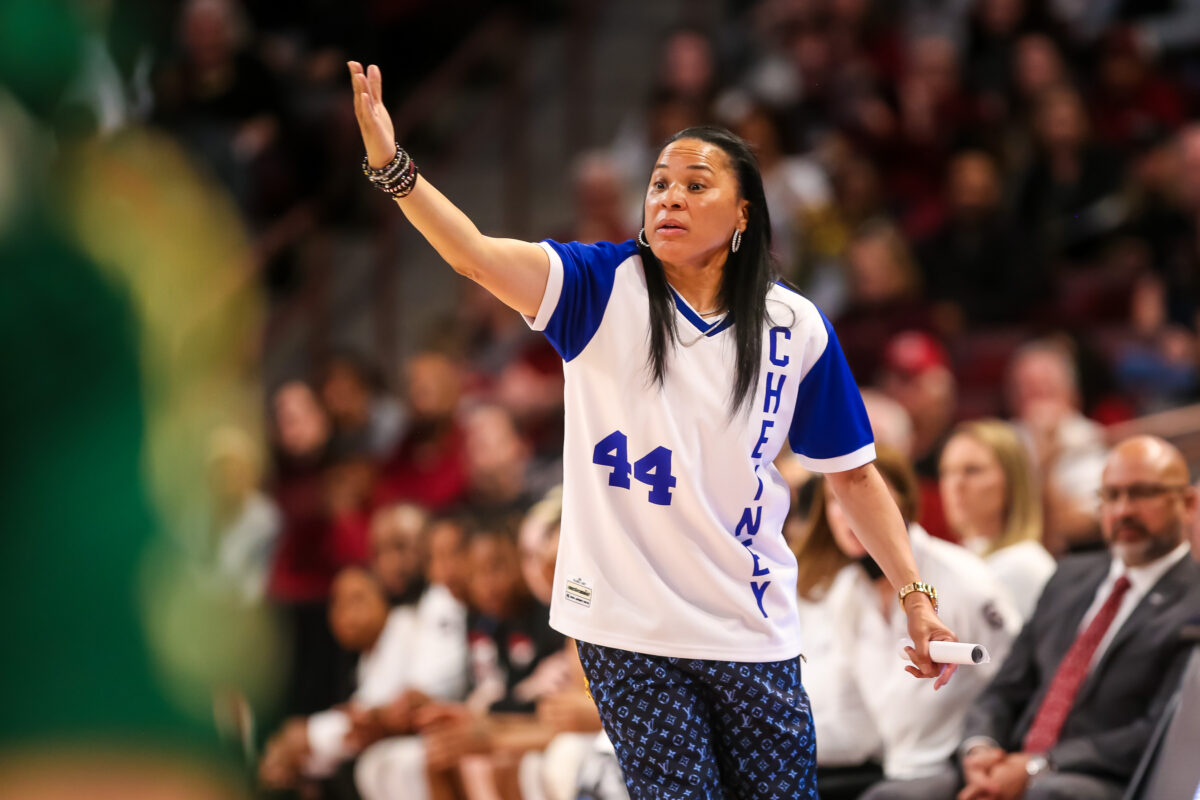 Dawn Staley pays tribute to history-making HBCU with outfit