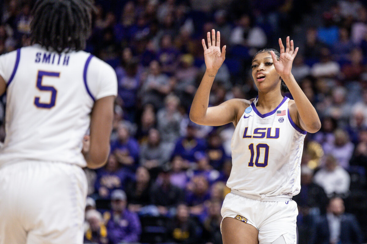 LSU women’s basketball leaves no doubt against Michigan, advances to 1st Sweet 16 since 2014