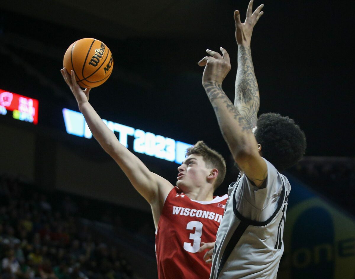 Watch: Badgers celebrate after win over Oregon
