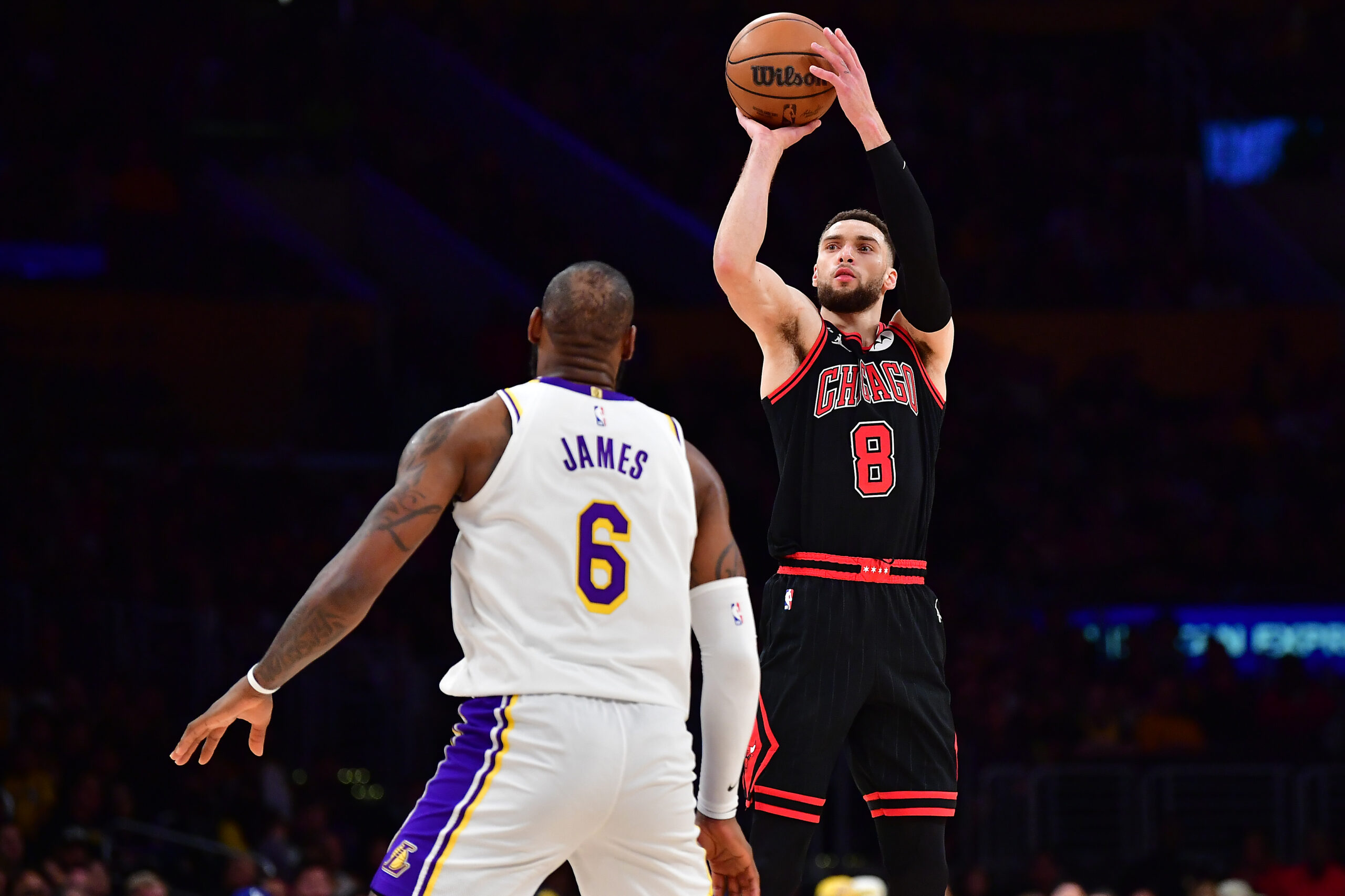 Los Angeles Lakers at Chicago Bulls odds, picks and predictions