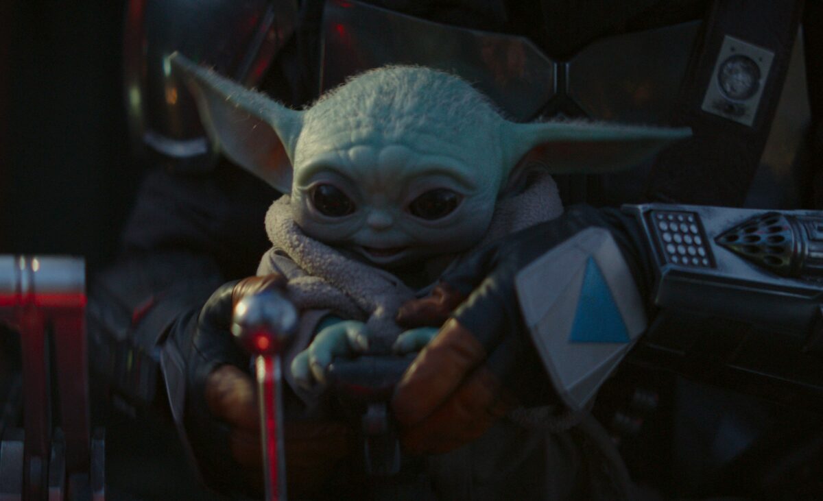 A Baby Yoda hug became the newest Grogu meme from The Mandalorian Season 3 premiere