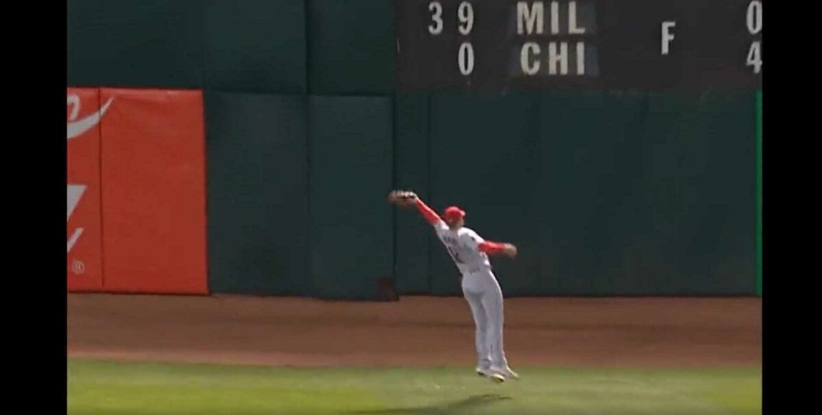 Hunter Renfroe’s jaw-dropping no-look snag might already be the Catch of the Year after Opening Day