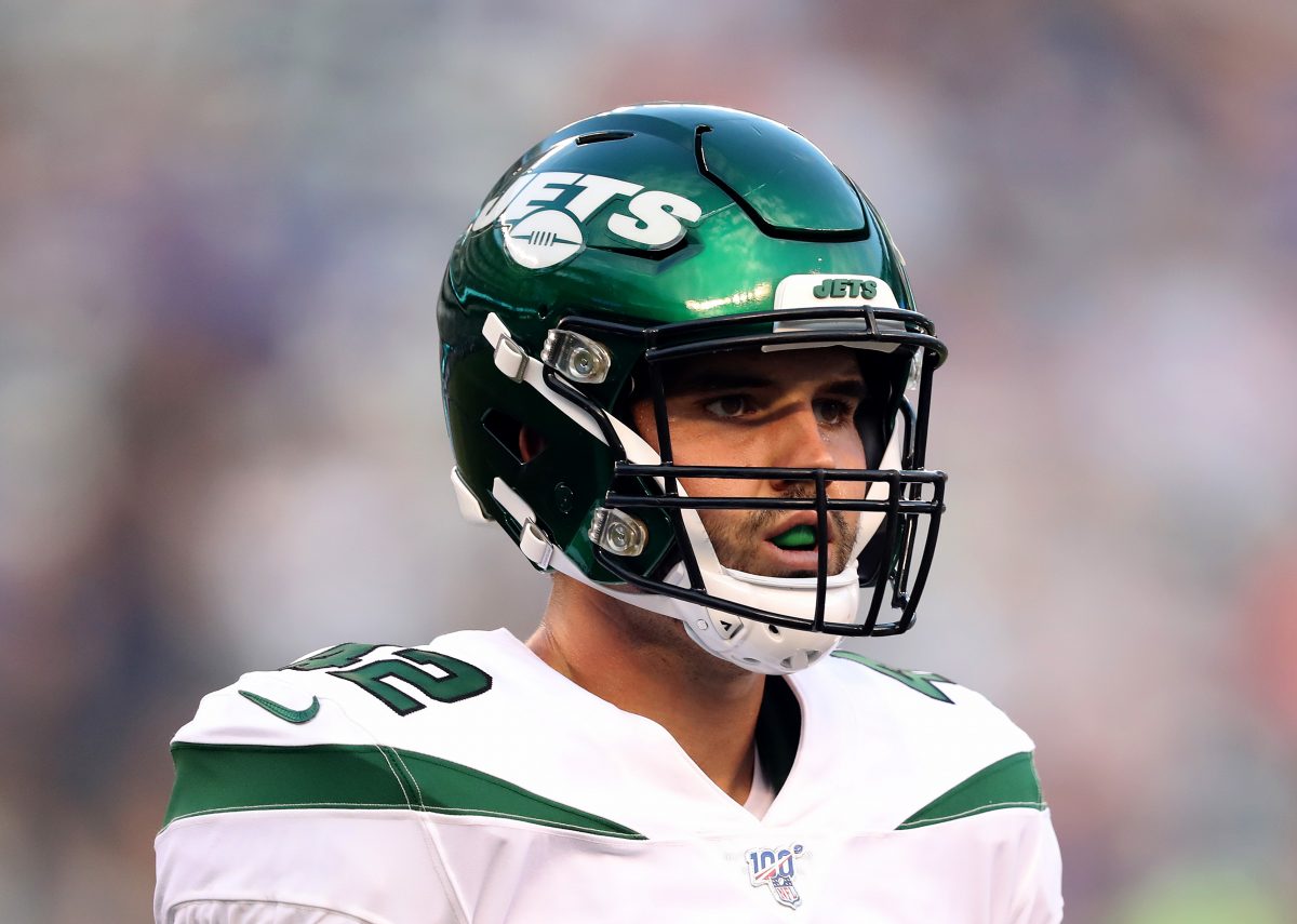 Jets sign long snapper Thomas Hennessy to four-year extension