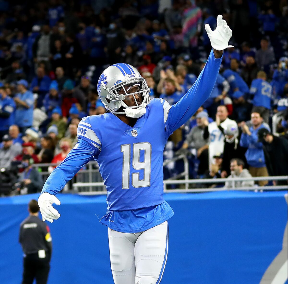 The Lions are bringing back CB Saivion Smith after his scary neck injury
