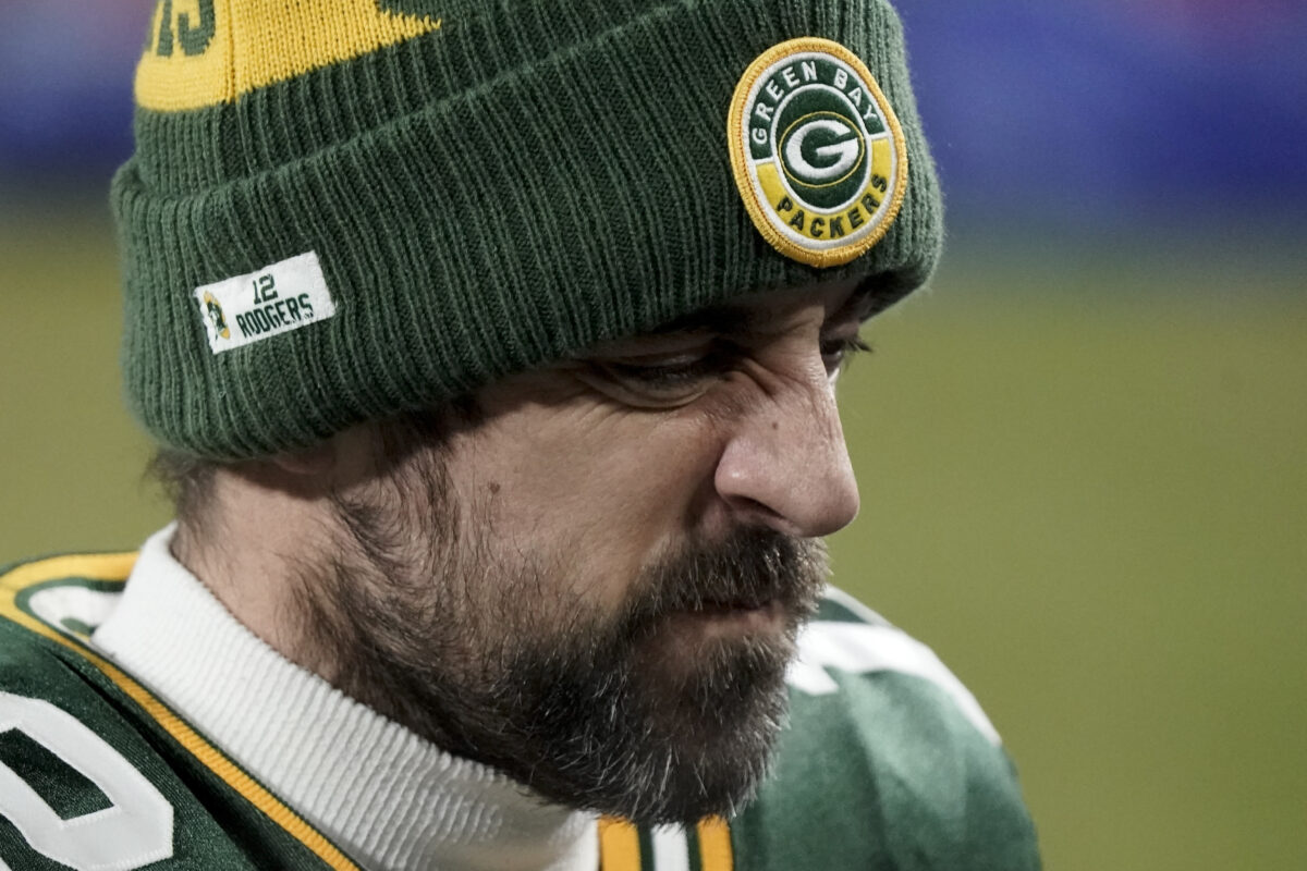 Aaron Rodgers’ final pass as a Packer was picked off (just like Brett Favre’s)