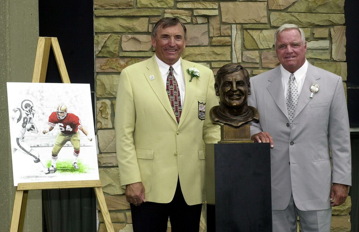 Oregon faithful share memories after passing of NFL Hall of Famer and Duck legend
