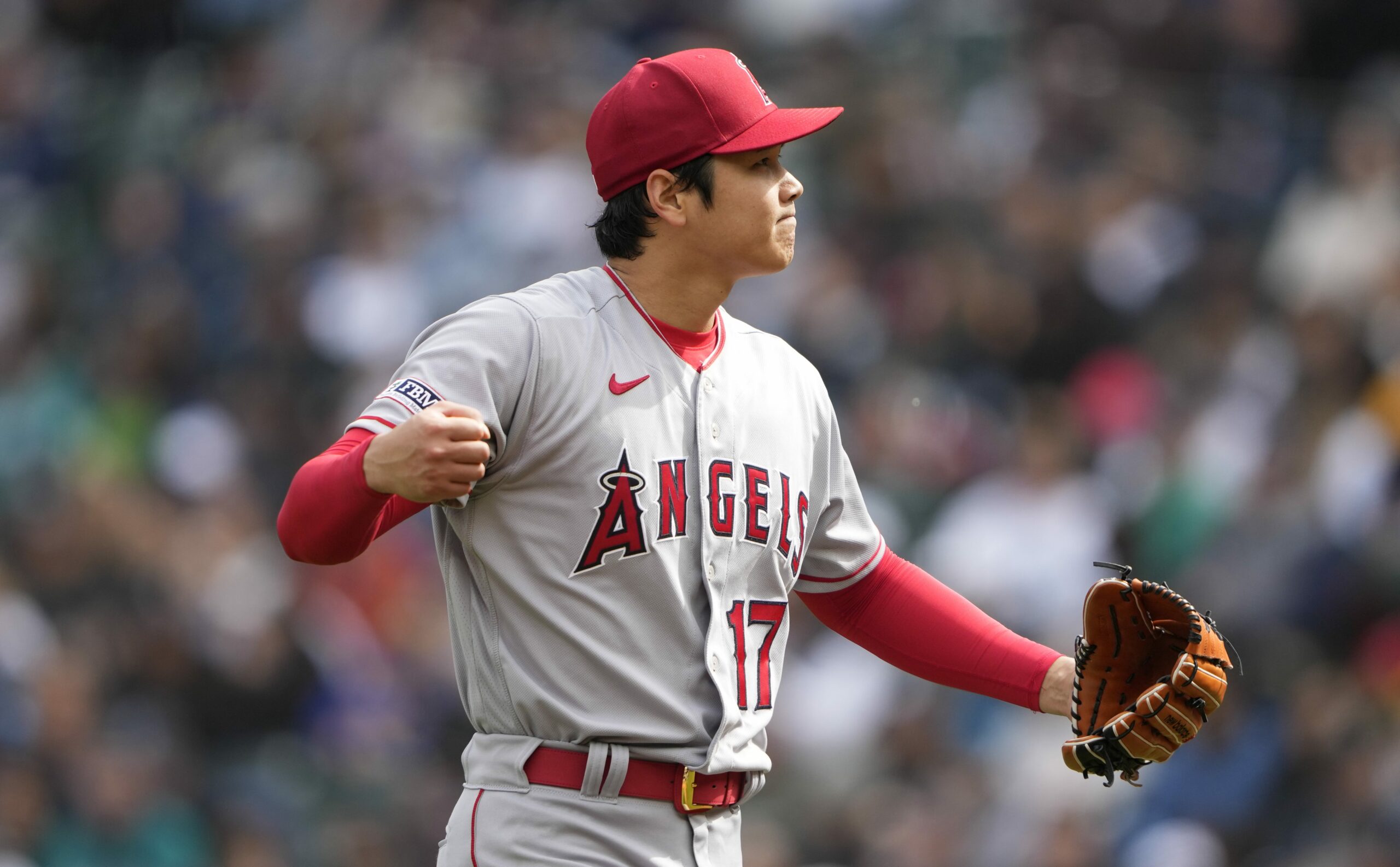 Shohei Ohtani hilariously pick-pocketed an umpire for a weird — but kind! — reason