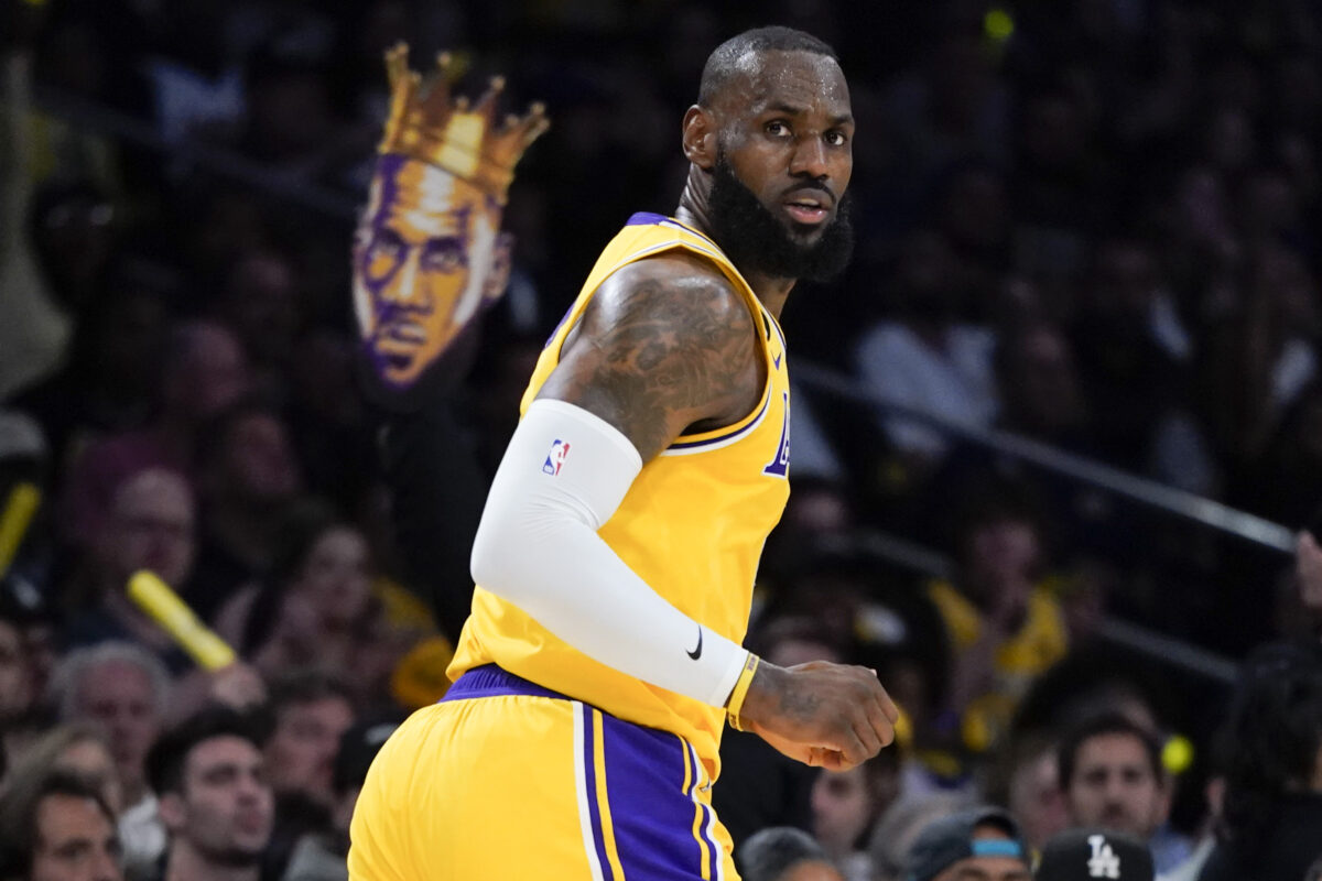 LeBron James didn’t shake hands with the Grizzlies after the Lakers absolutely destroyed Memphis by 40