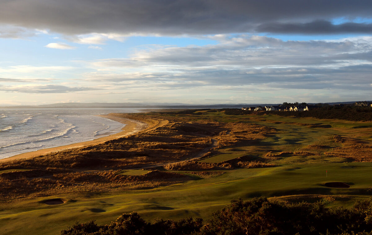 This famed Scottish golf club is believed to be the first to add defibrillators to golf carts