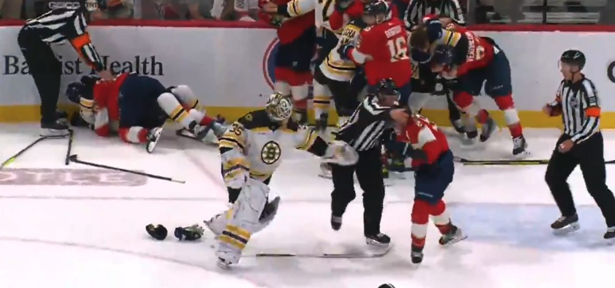 Bruins goaltender Linus Ullmark nearly fought Matthew Tkachuk and NHL fans were so on board