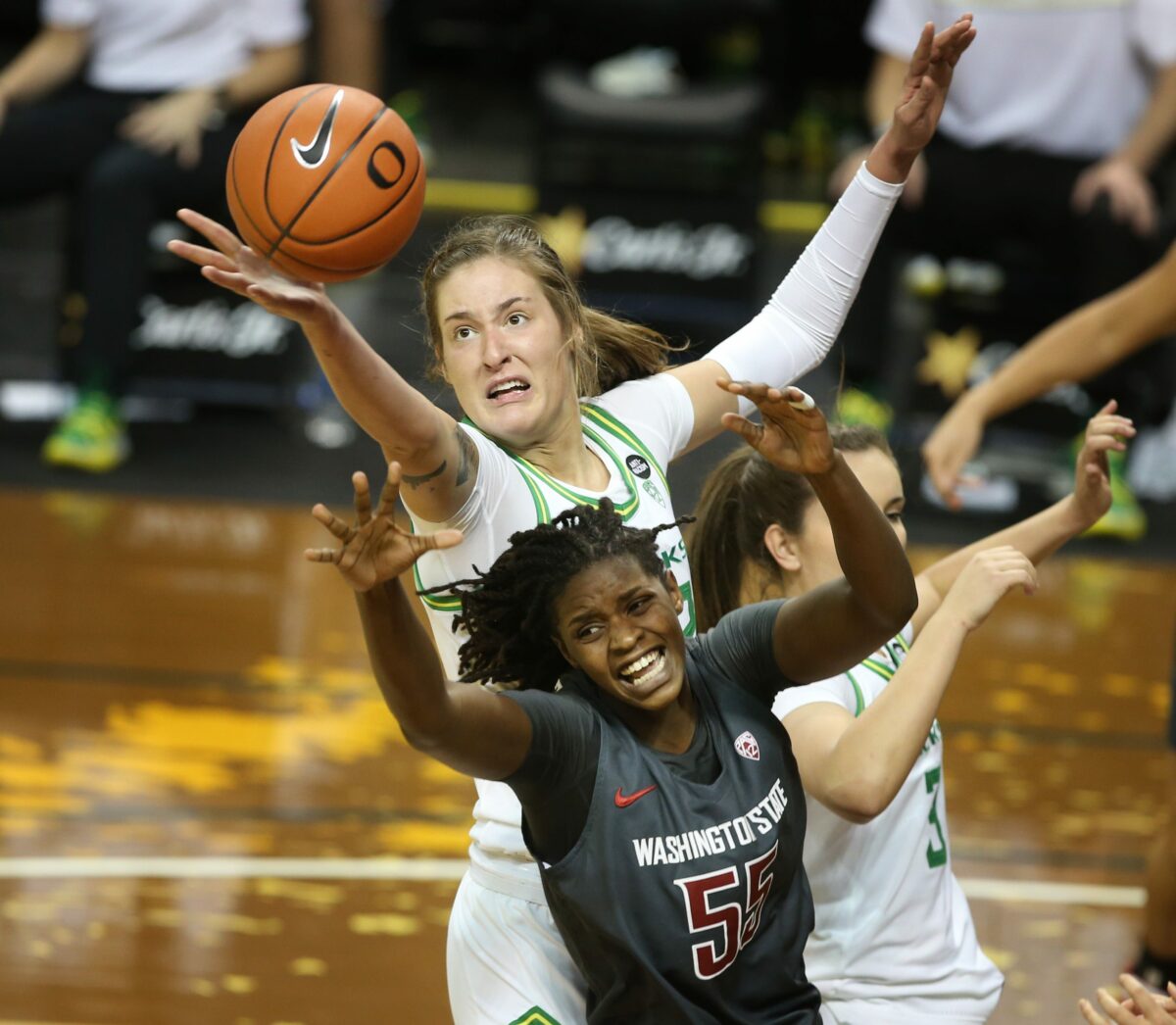 Key Pac-12 women’s hoops transfer leaves the conference in portal reshuffle