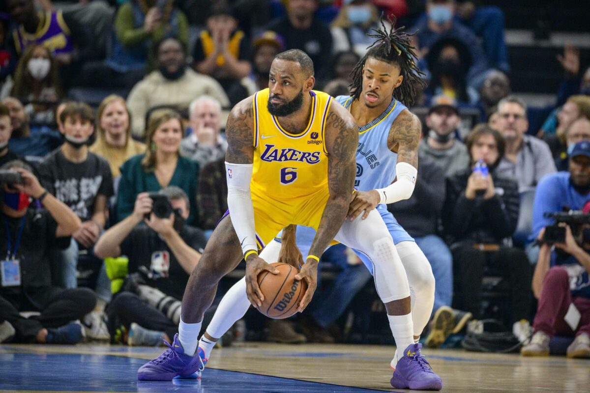 Los Angeles Lakers at Memphis Grizzlies Game 1 odds, picks and predictions