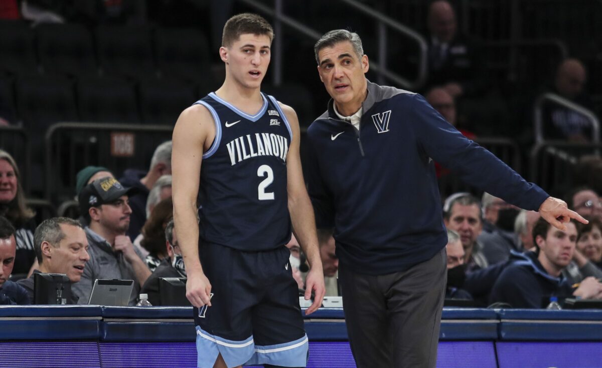 Collin Gillespie reunited with Jay Wright at national title game