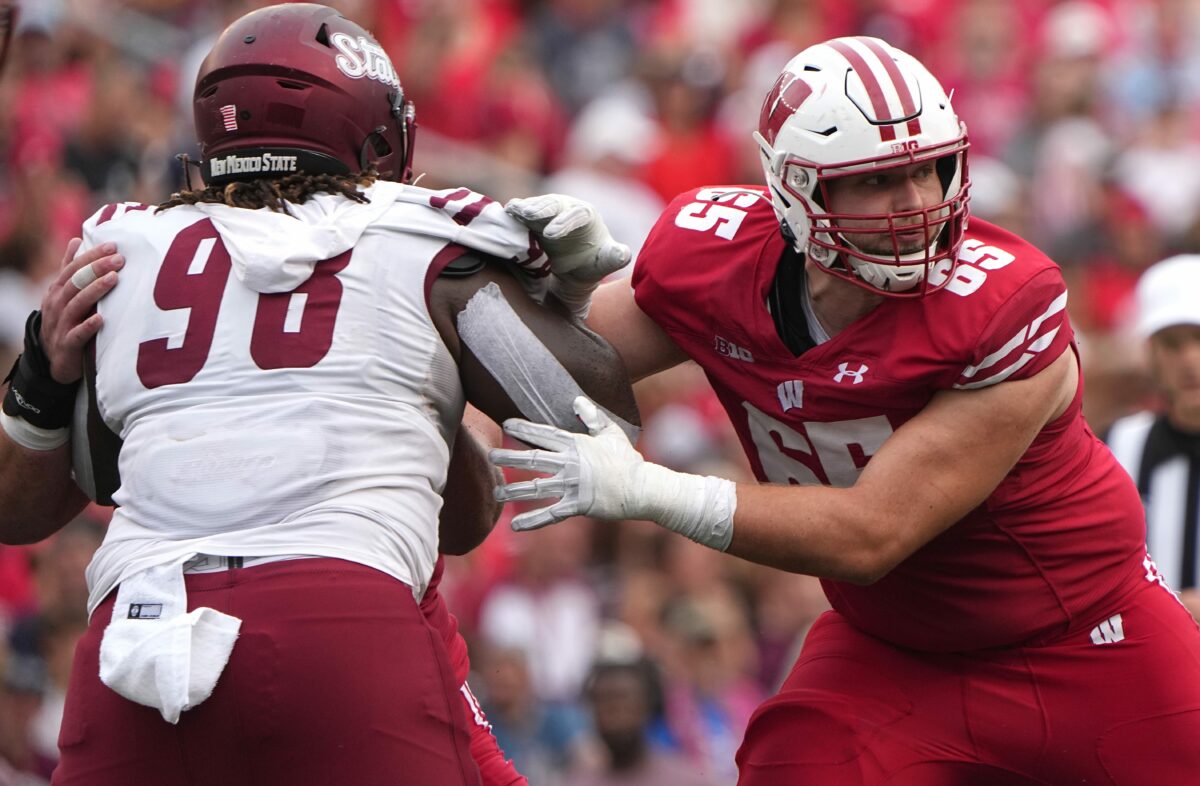 Former Badger offensive lineman gets signed as undrafted free agent