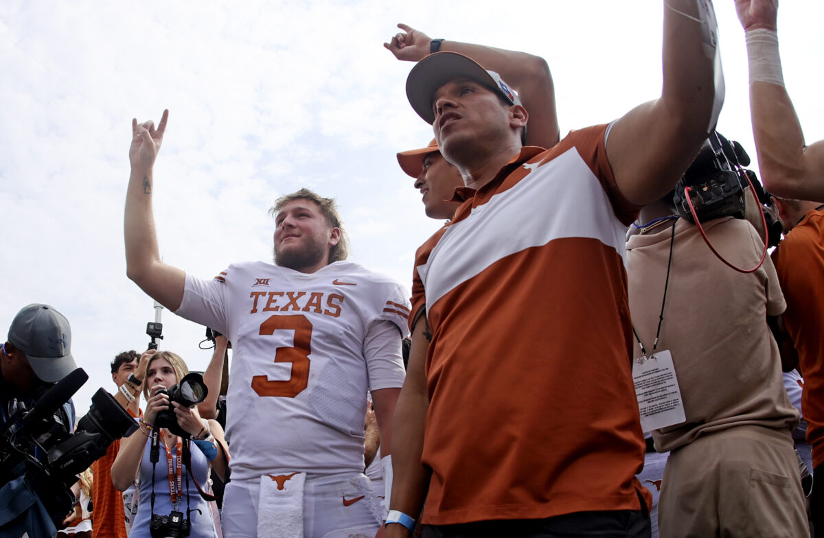 LOOK: Texas QB Quinn Ewers looks confident and loose this spring