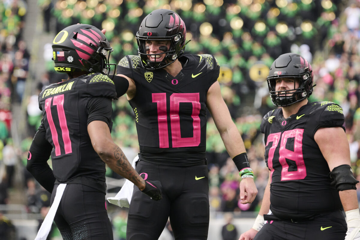 ‘It’s what he does when no one is around;’ Bo Nix continues to impress as a leader of Ducks