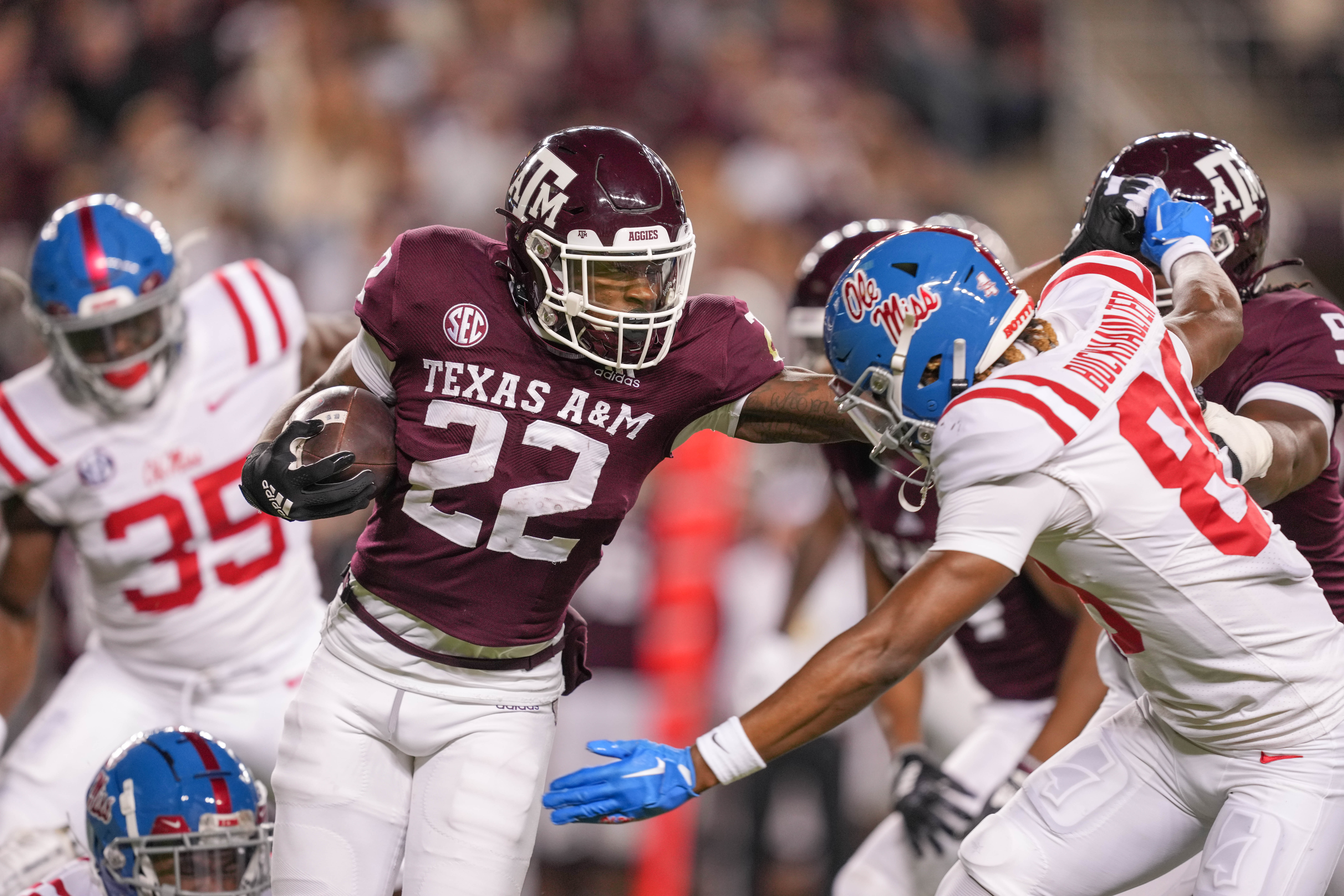 Amari Daniels, LeVeon Moss and Reuben Owens shine during the Maroon and White game