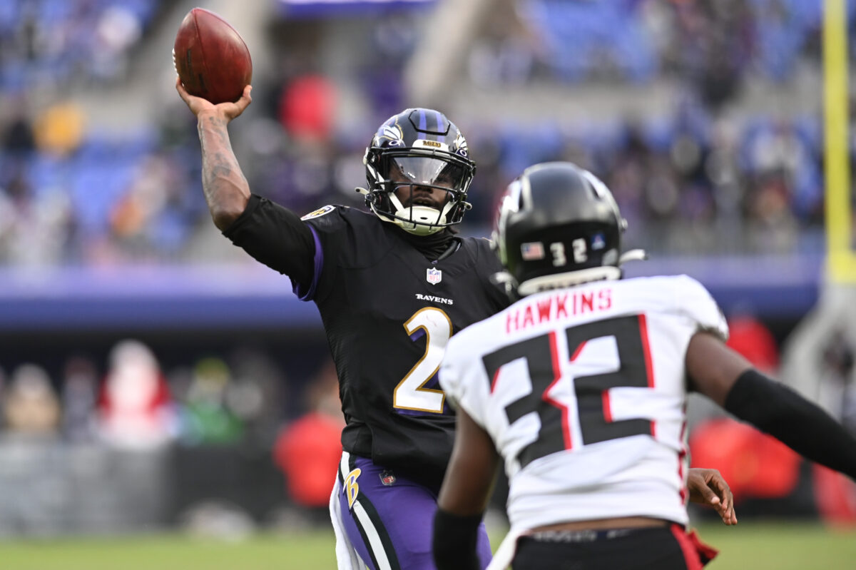 Ravens QB Tyler Huntley officially signs restricted free agent tender