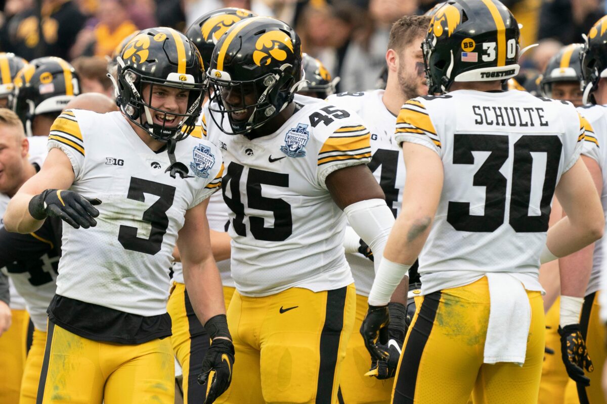 ESPN projects Iowa Hawkeyes among nation’s top 5 defenses over next 3 seasons