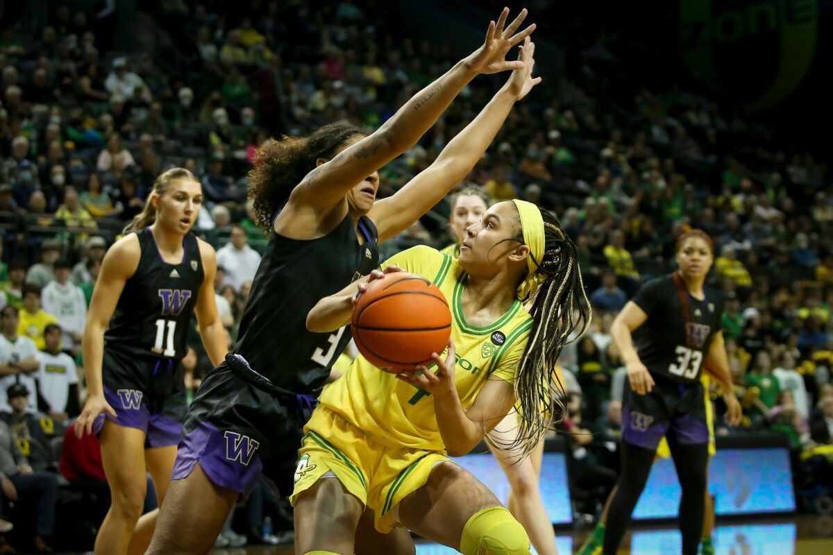 Report: Oregon guard Endyia Rogers officially enters the transfer portal