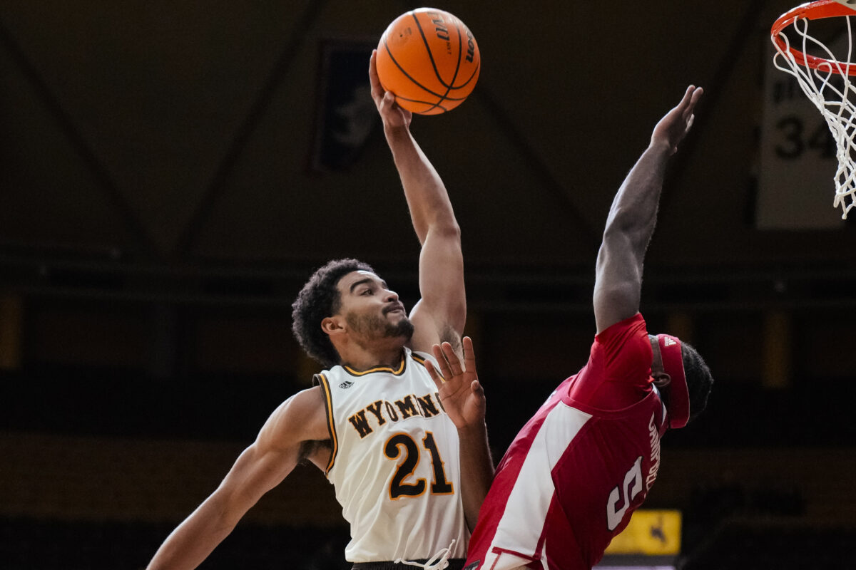 Wyoming transfer commits to Wisconsin
