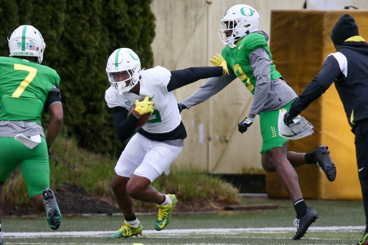 Tez Johnson, Traeshon Holden bringing healthy competition to Ducks’ WR room