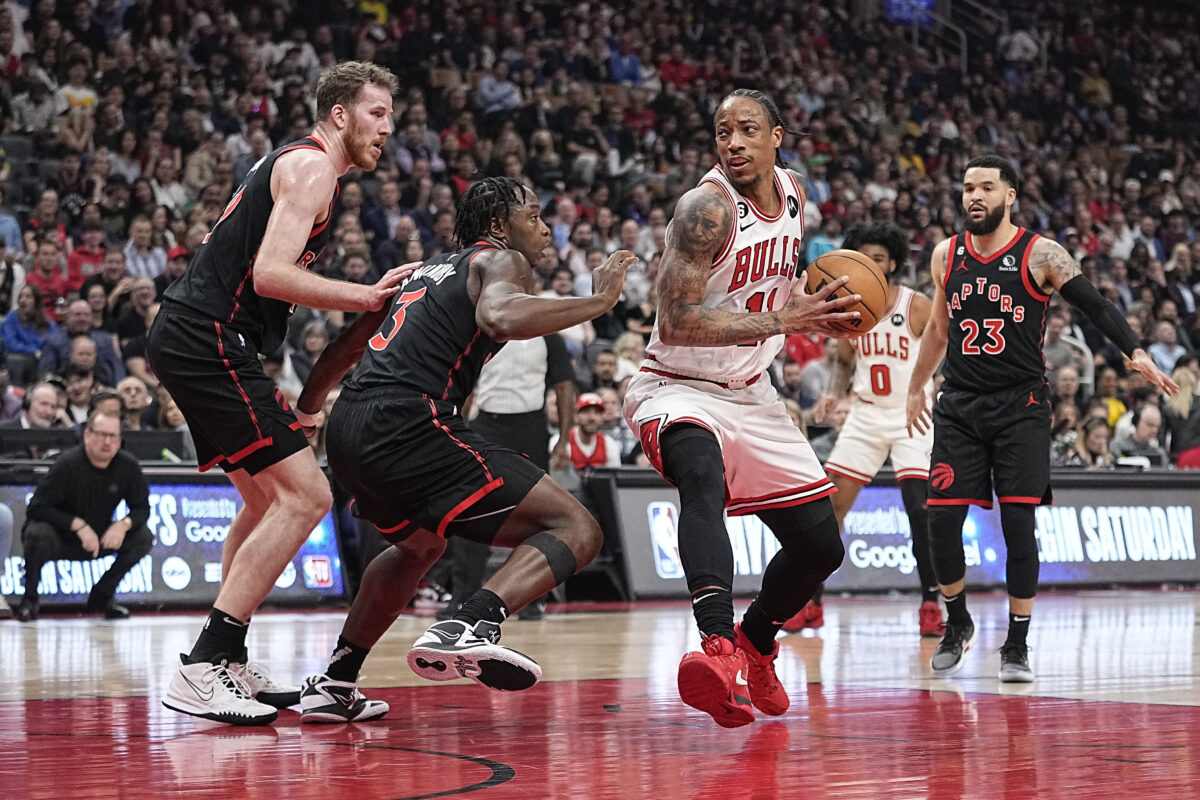 Diar DeRozan escorted by security due to online threats vs. Raptors