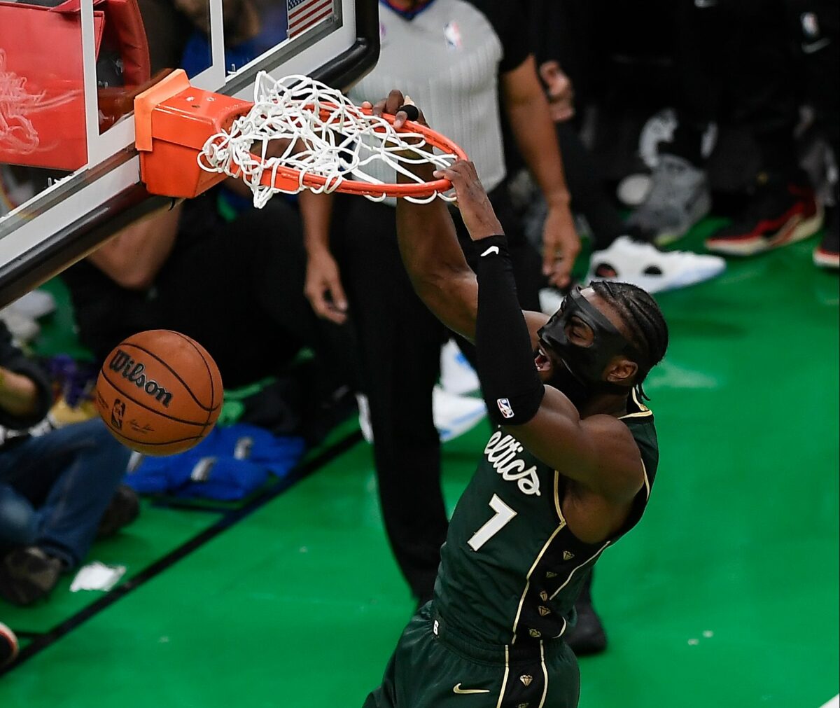 Jaylen Brown gets game-high 29 points, 12 rebounds vs. Atlanta Hawks in Game 1