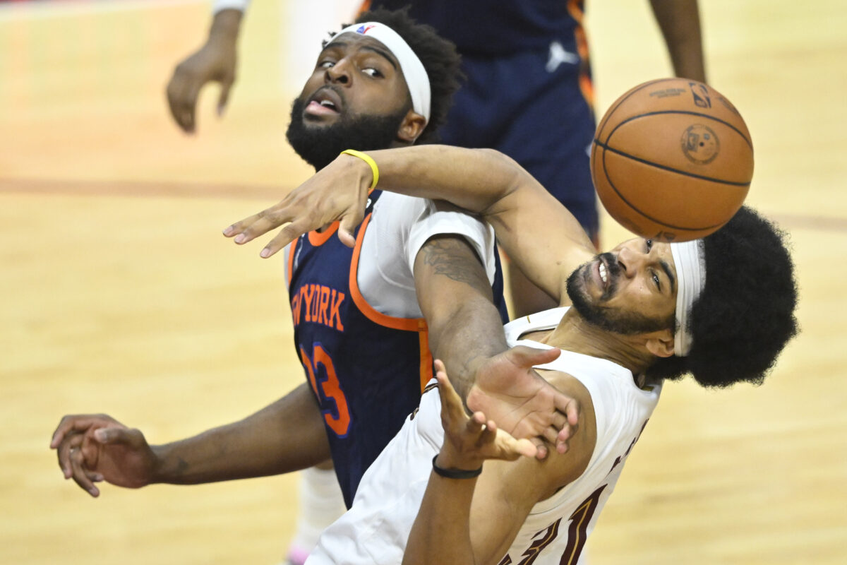 New York Knicks at Cleveland Cavaliers Game 2 odds, picks and predictions
