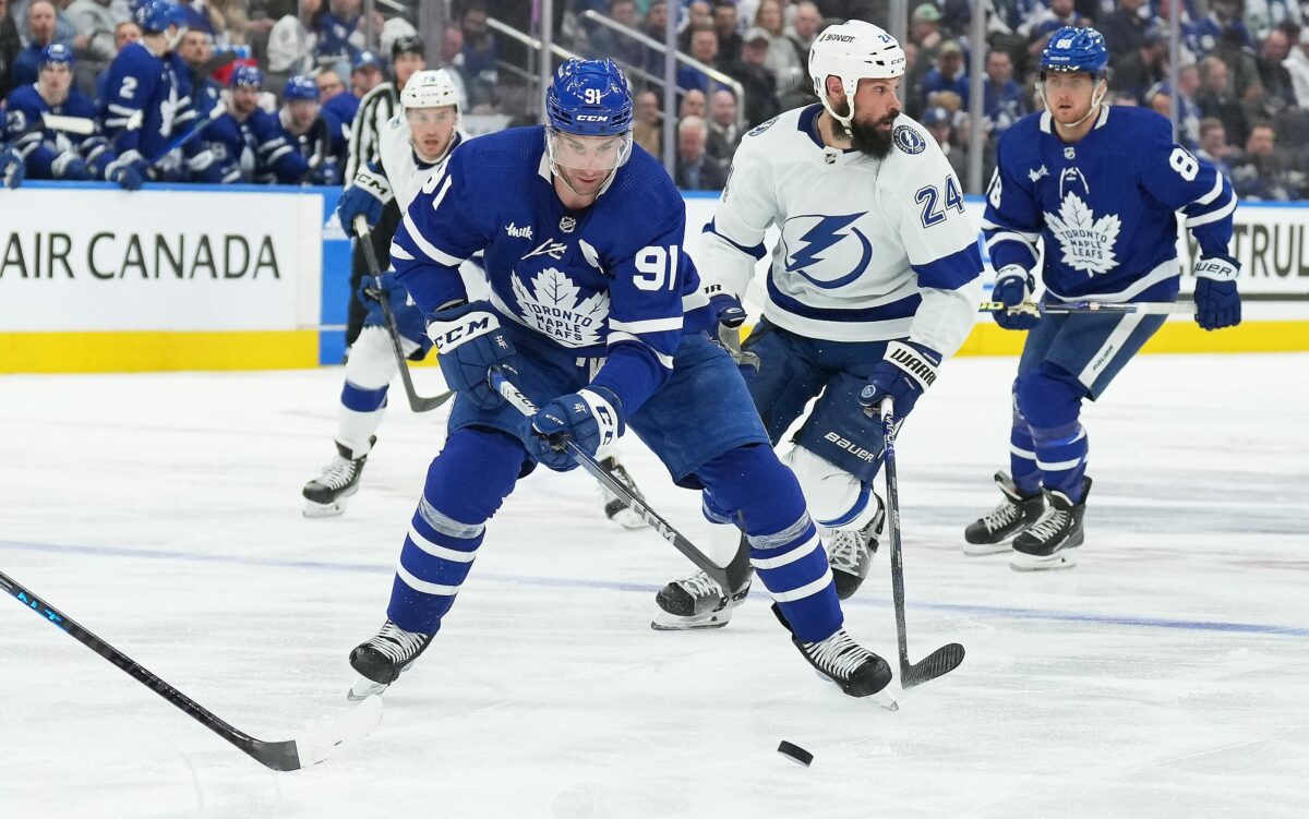 Toronto Maple Leafs at Tampa Bay Lightning Game 3 odds, picks and predictions