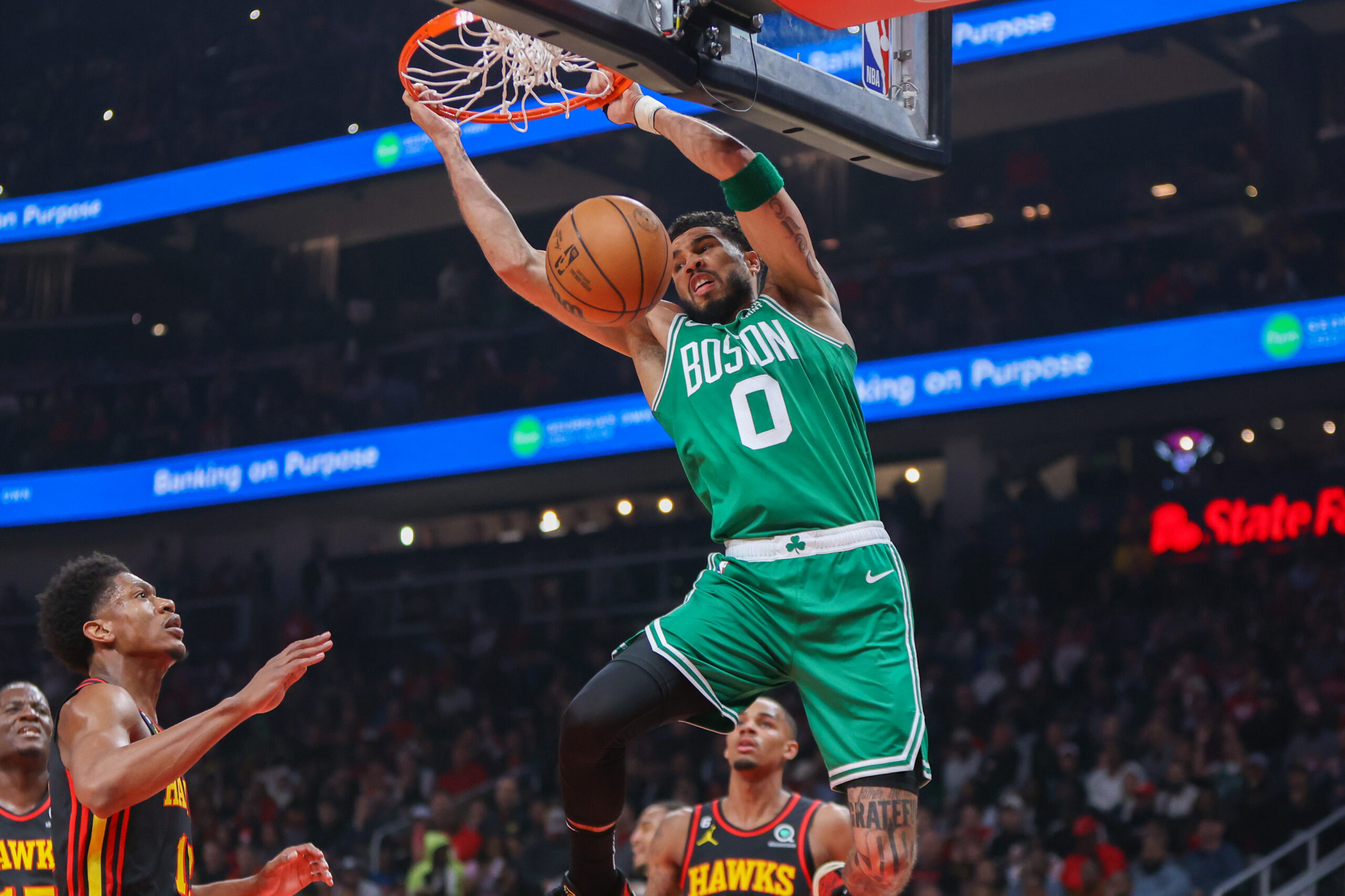 PHOTOS – Boston at Atlanta: Celtics survive Hawks’ attack 128-120, advance to face 76ers
