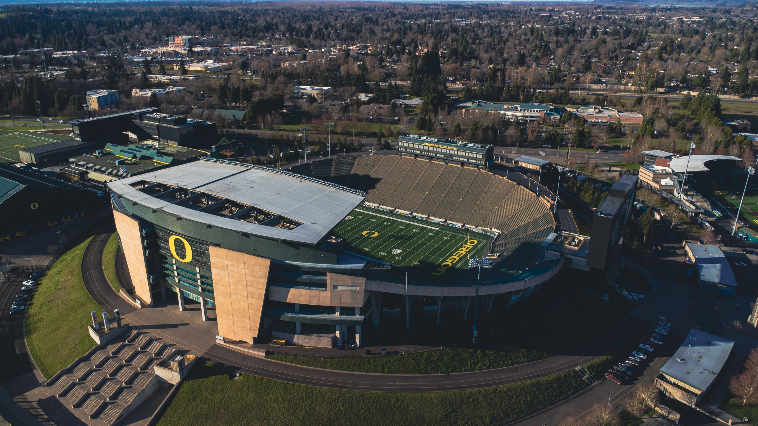 National brand makes recruiting at Oregon easier for Ducks’ coach Chris Hampton