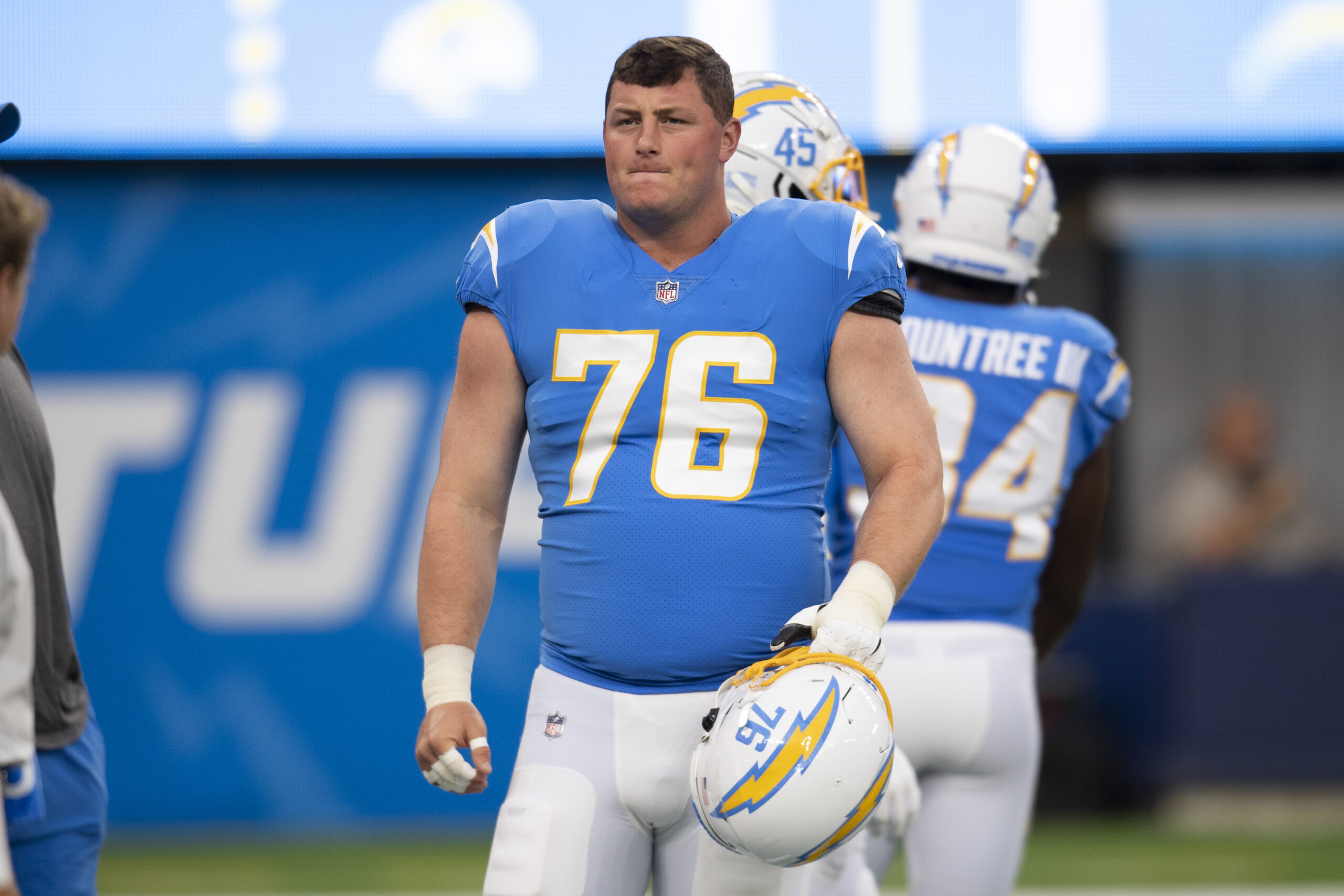 Report: Chargers re-sign Will Clapp