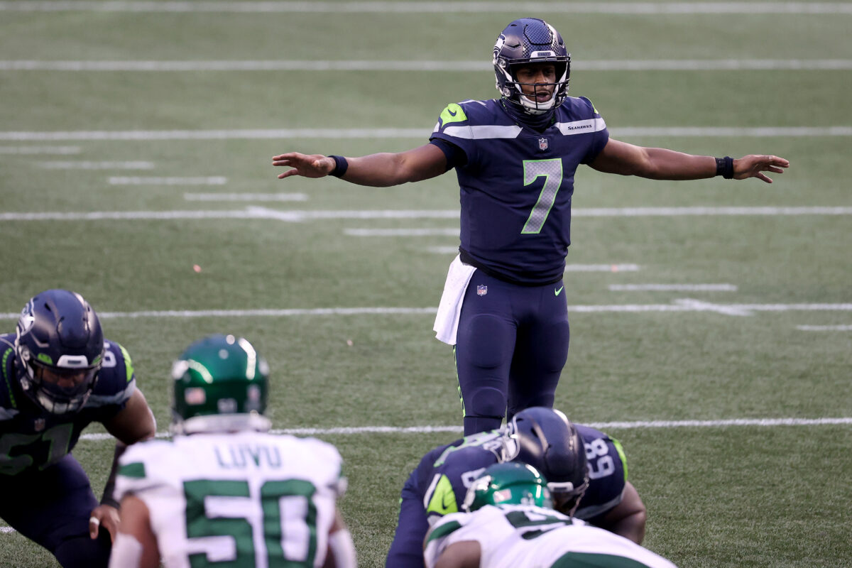 Seahawks QB Geno Smith says he looks at everyone as competition