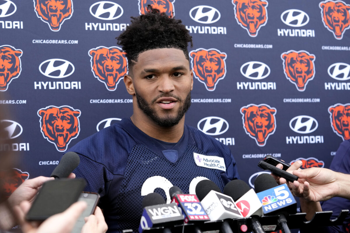 Bears RB Roschon Johnson signs rookie contract