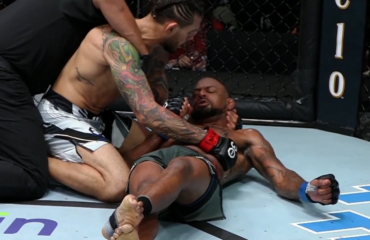 UFC Fight Night 224 video: Diego Ferreira knocks Michael Johnson out cold
