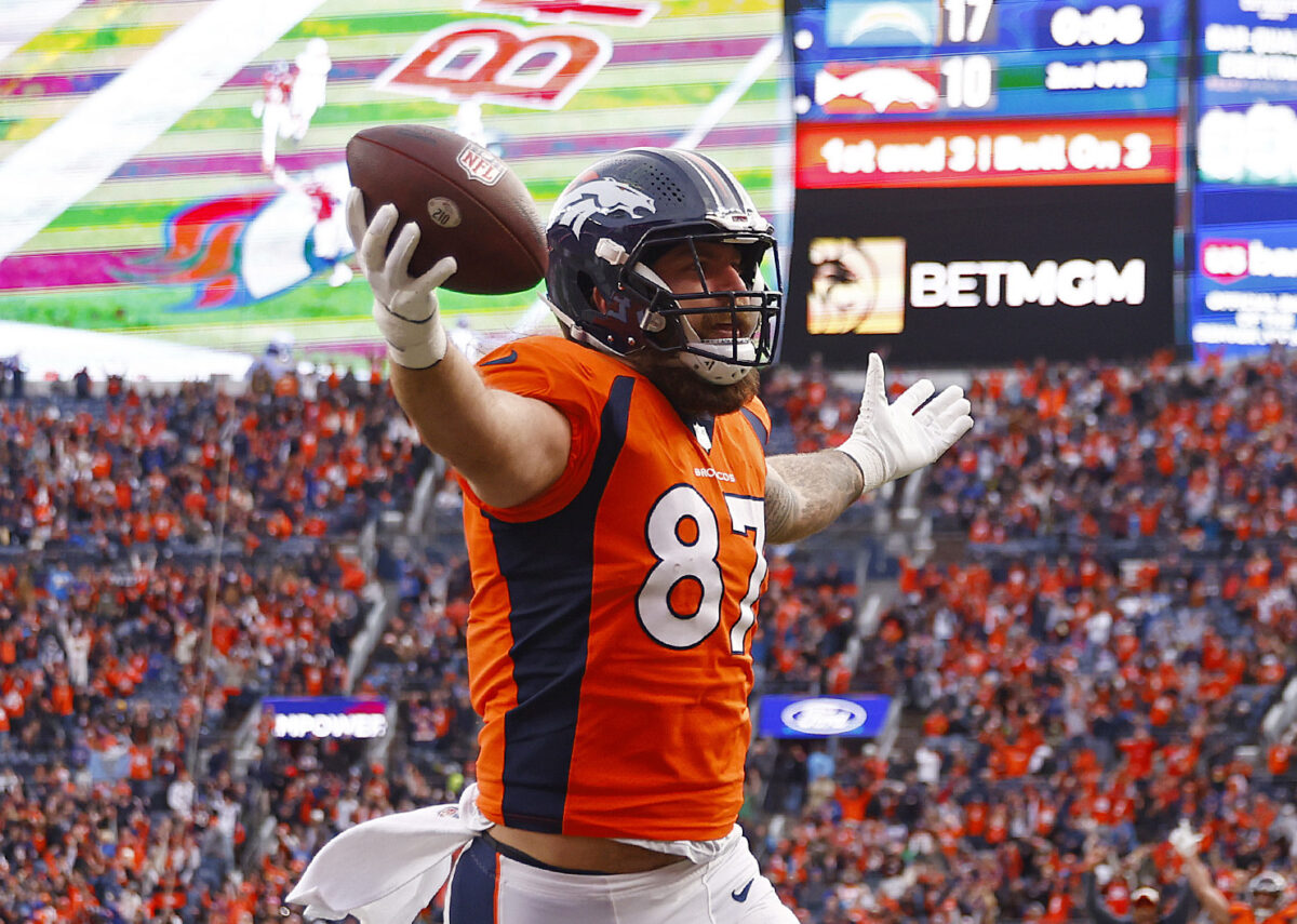 Ex-Broncos find new homes in free agency; Denver restructures TE contract