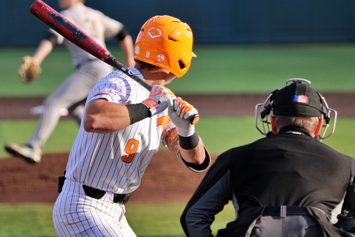 Tennessee defeats Wofford for eighth consecutive win