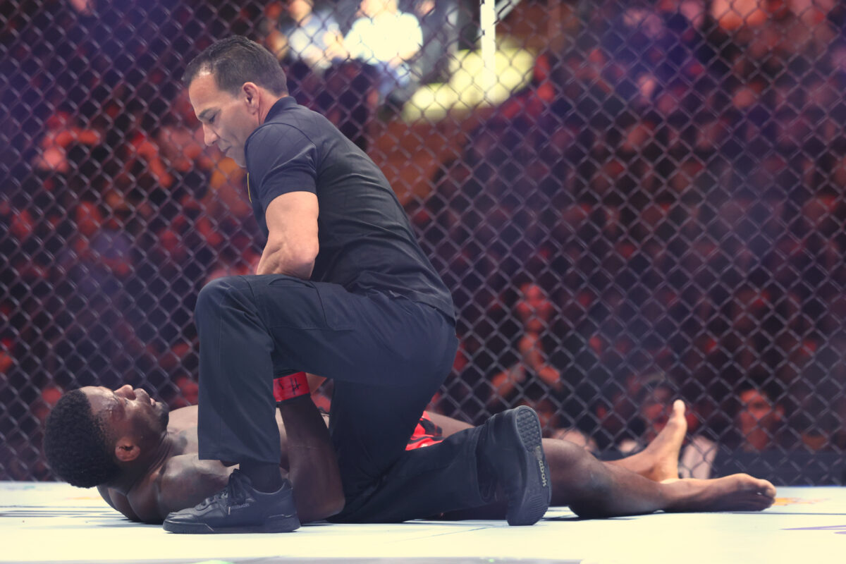 Ikram Aliskerov def. Phil Hawes at UFC 288: Best photos