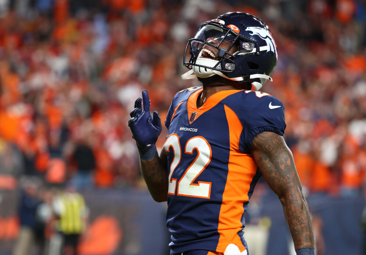 Broncos re-signing DB Kareem Jackson to 1-year contract