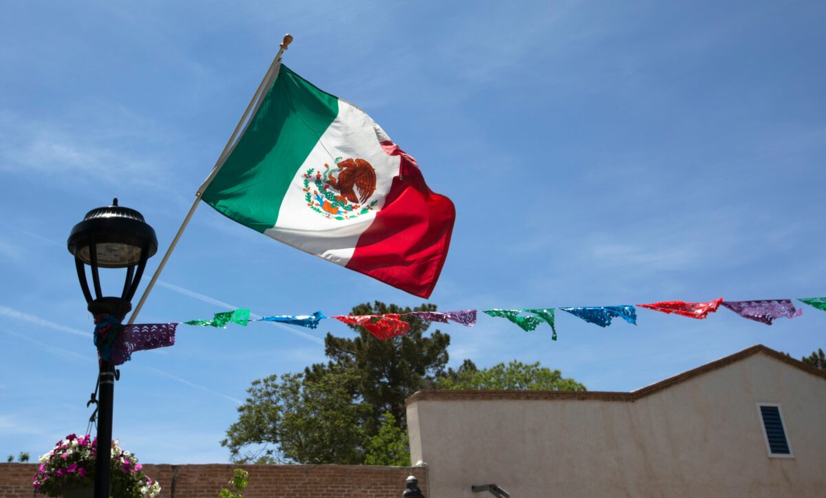 Which state (plus D.C.) celebrates Cinco de Mayo the most?