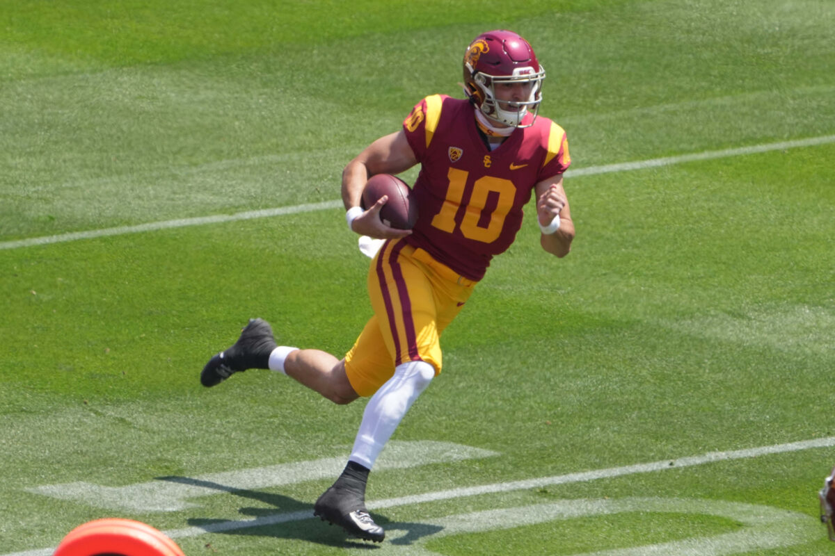 USC QB Mo Hasan says he signed with Titans
