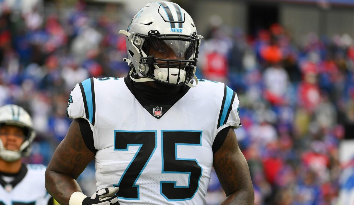 Panthers reportedly re-signing OT Cameron Erving to 1-year deal