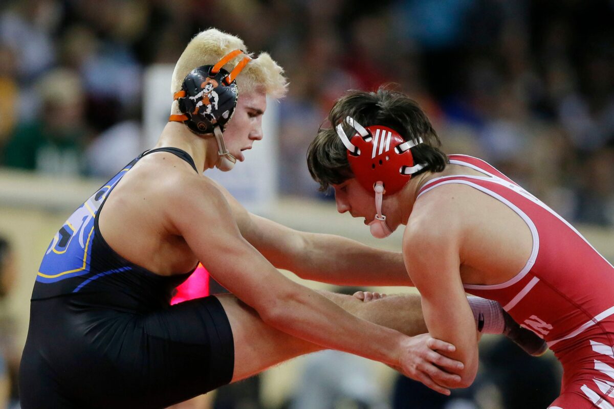 Top 2024 wrestling recruit includes Iowa Hawkeyes among final 3, sets commitment date
